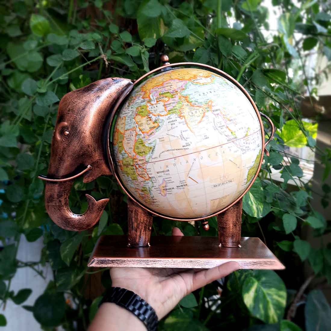 Moskai Elegant Elephant Globe Table Decor – Metallic Finish