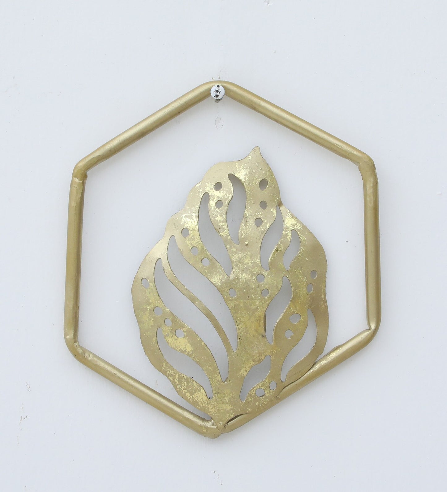 Moskai Leaf Wall Decor – Modern Minimalist Metal Frame