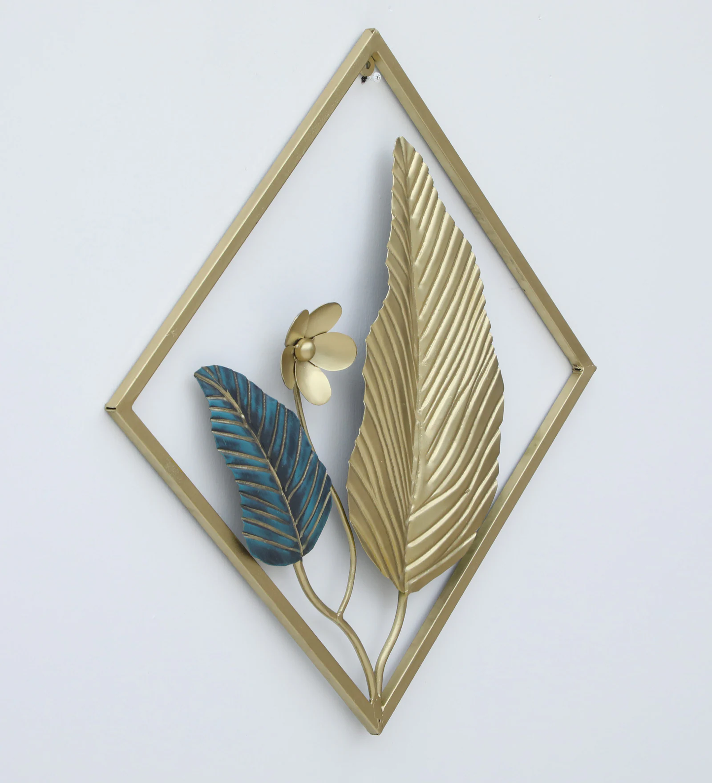 Moskai Leaf Wall Décor – Elegant Metal Wall Art for Home