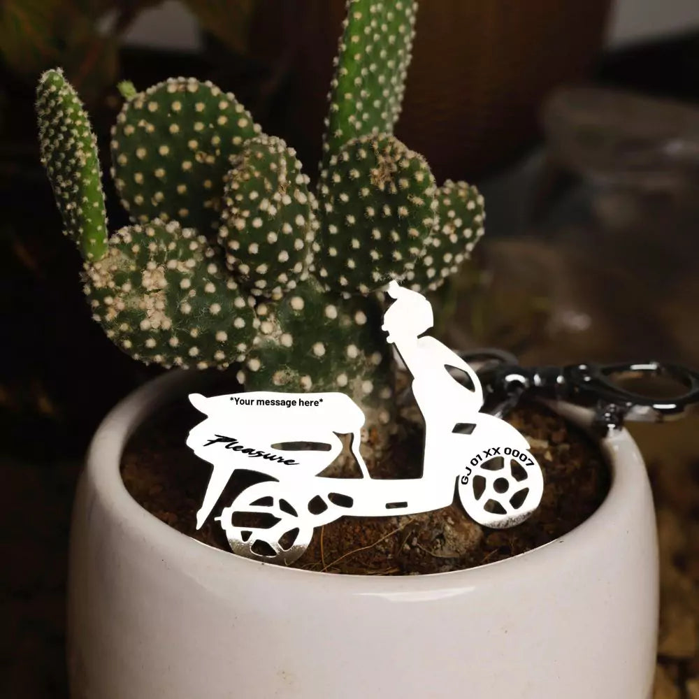 Moskai Personalized Honda Bike Keychain with Name & Number Plate – Custom Gift for Bikers