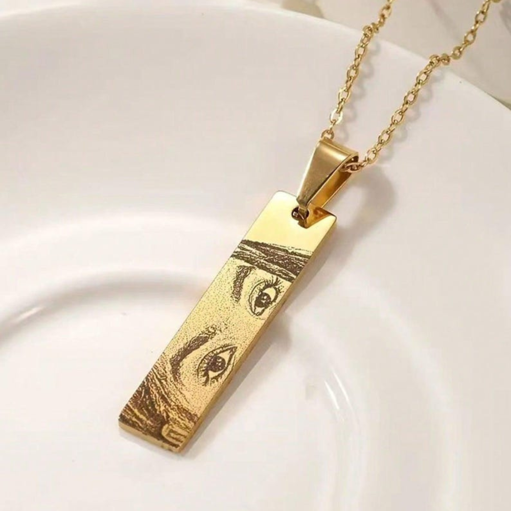 Customized Eyes Engraving Photo Pendant – Personalized Jewelry for Her or Him