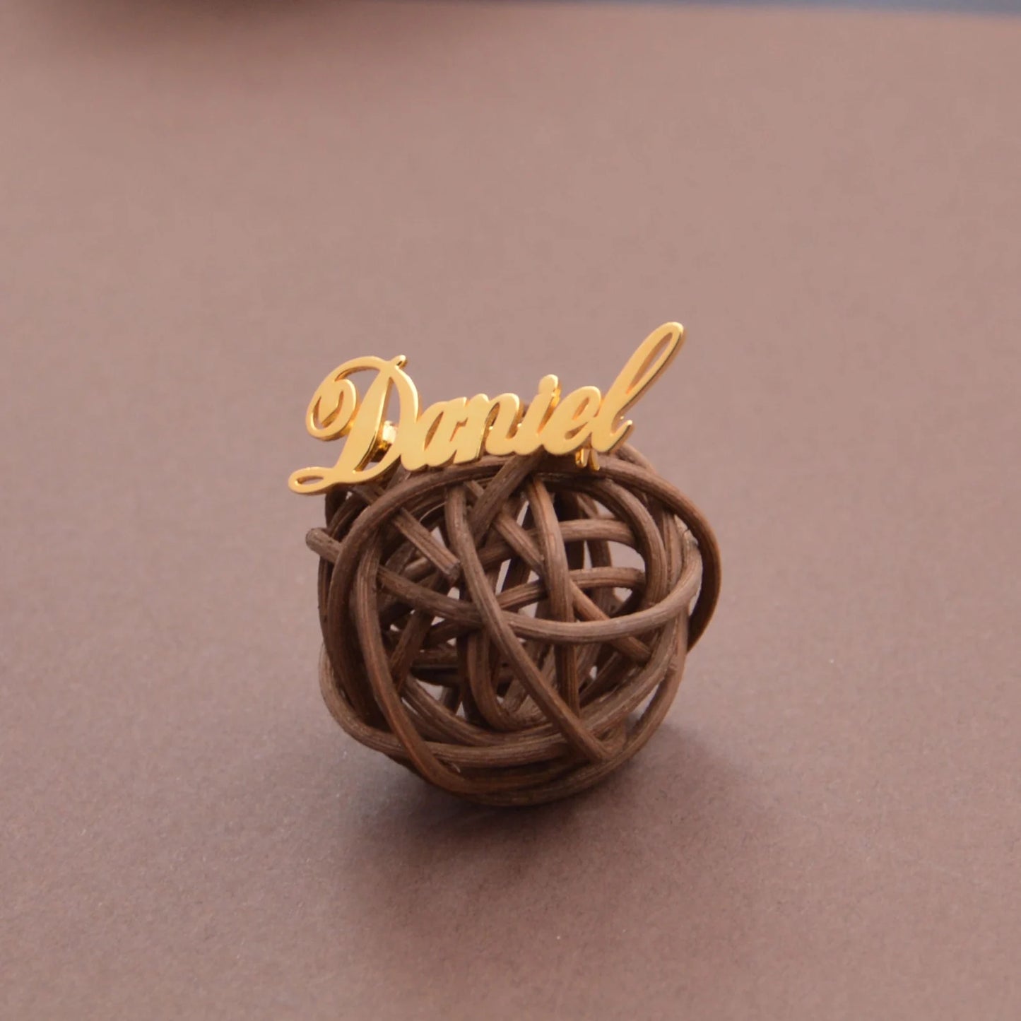 Personalized Gold Name Pin for Elegant Styling