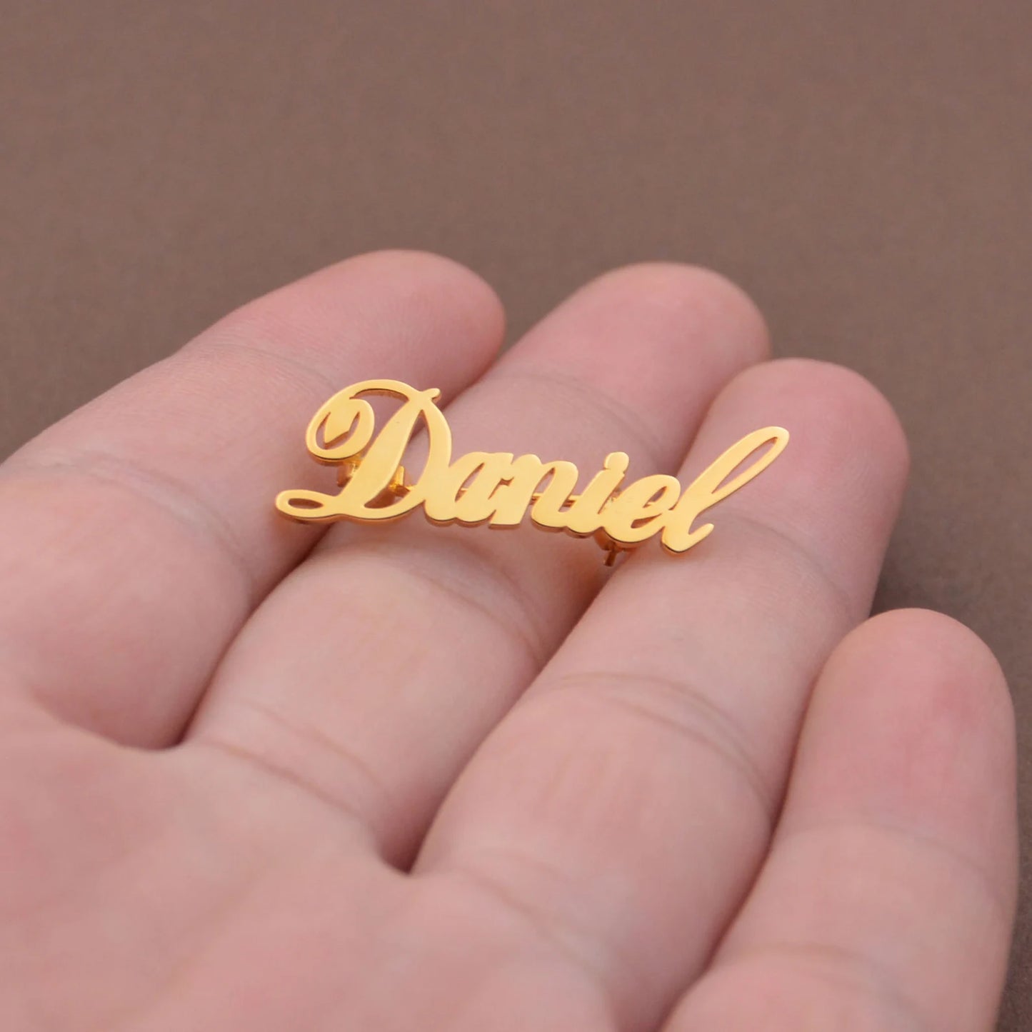 Personalized Gold Name Pin for Elegant Styling