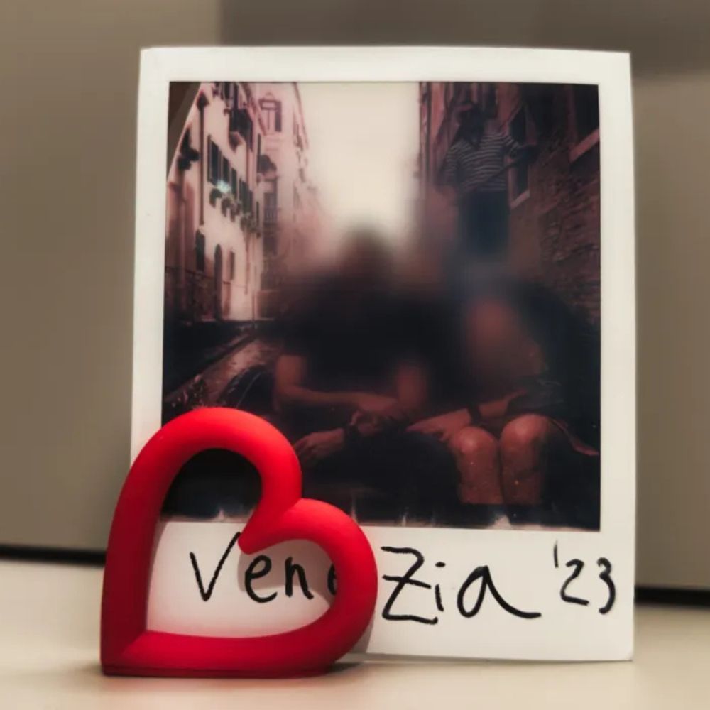 Heart Photo Stand – Romantic 3D Mini Photo Display for Valentine’s Day (4 cm)