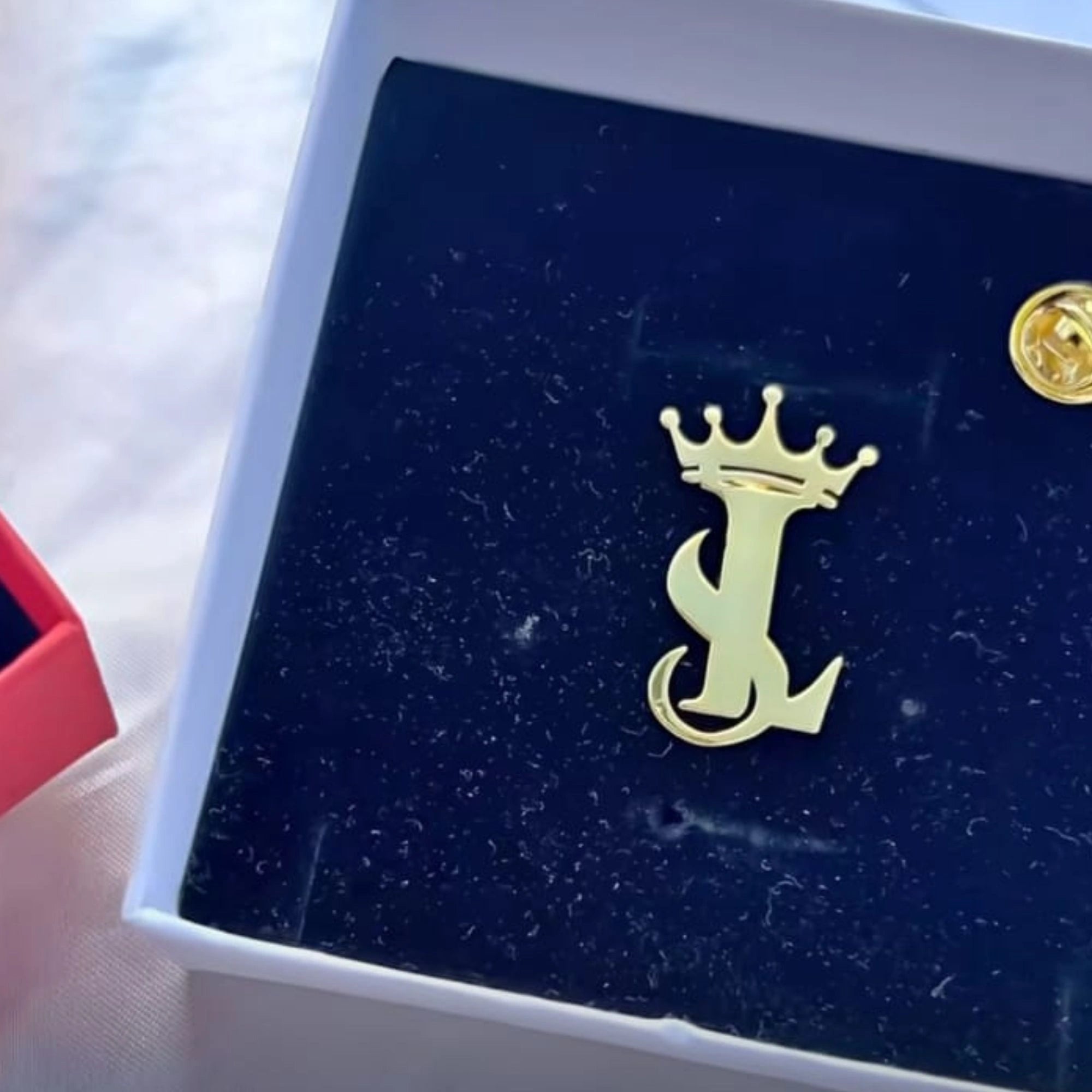 Personalized Crown Initial Name Brooch with Interlocking Letter Designs for Blazers, Suits, and Sarees