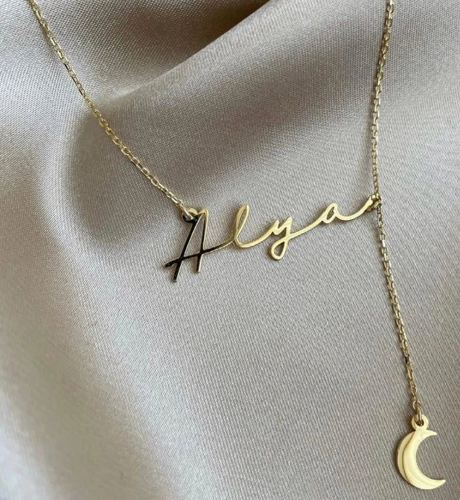 Custom Script Name & Crescent Moon Y-Lariat Necklace – Personalized Lariat Nameplate with Celestial Moon Charm