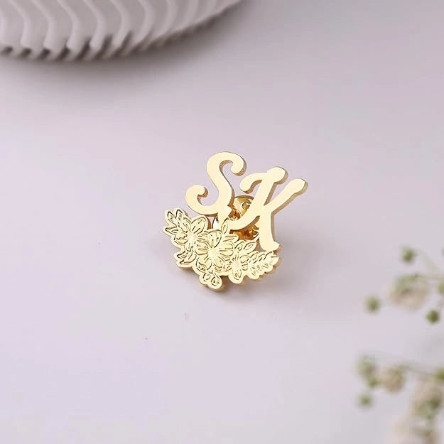 Personalized Floral Deep Engraving Initial Name Brooch Pin – Custom Letter Name Lapel Badge for Men & Women