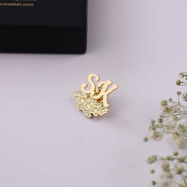 Personalized Floral Deep Engraving Initial Name Brooch Pin – Custom Letter Name Lapel Badge for Men & Women