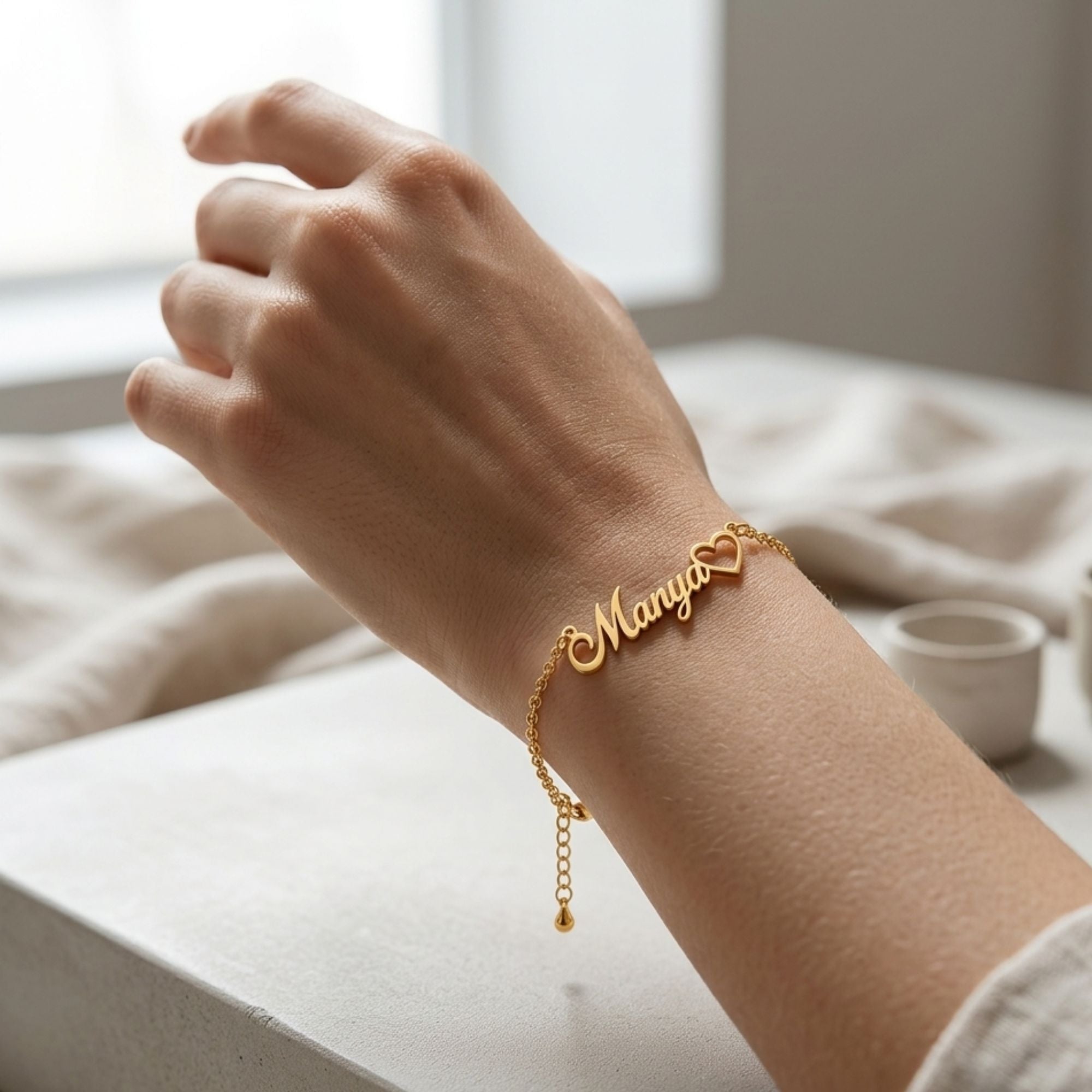 Personalized Chain Name Bracelet with Heart - Gold Plated Custom Nameplate for Women & Girls