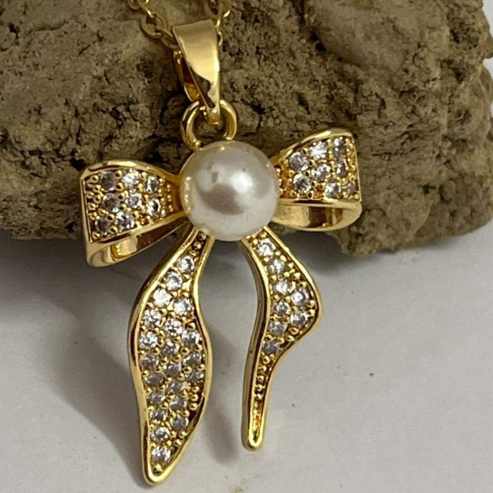 Moskai Elegant Bow Design Gold Pendant – For Girlfriend