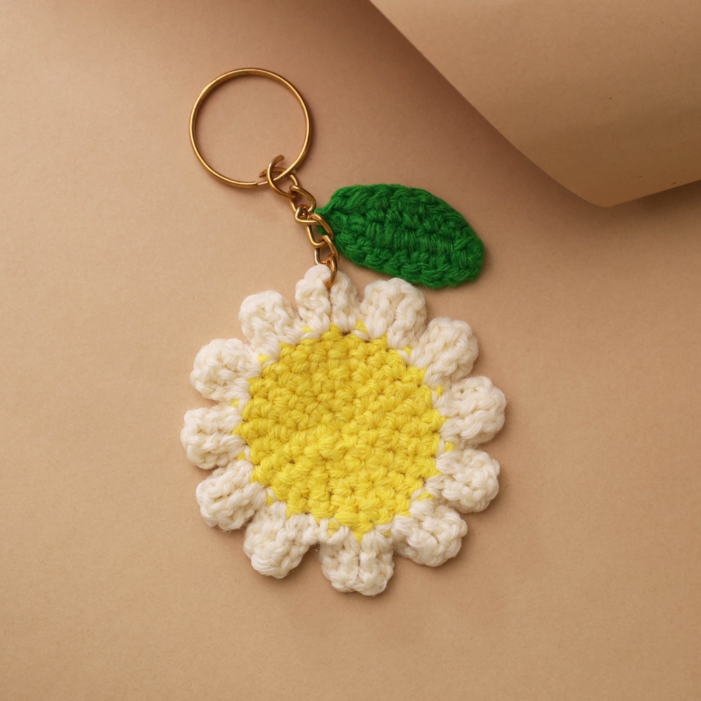 Moskai Crochet Daisy Flower Keychain | Cute Floral Bag Charm | Gift for Her
