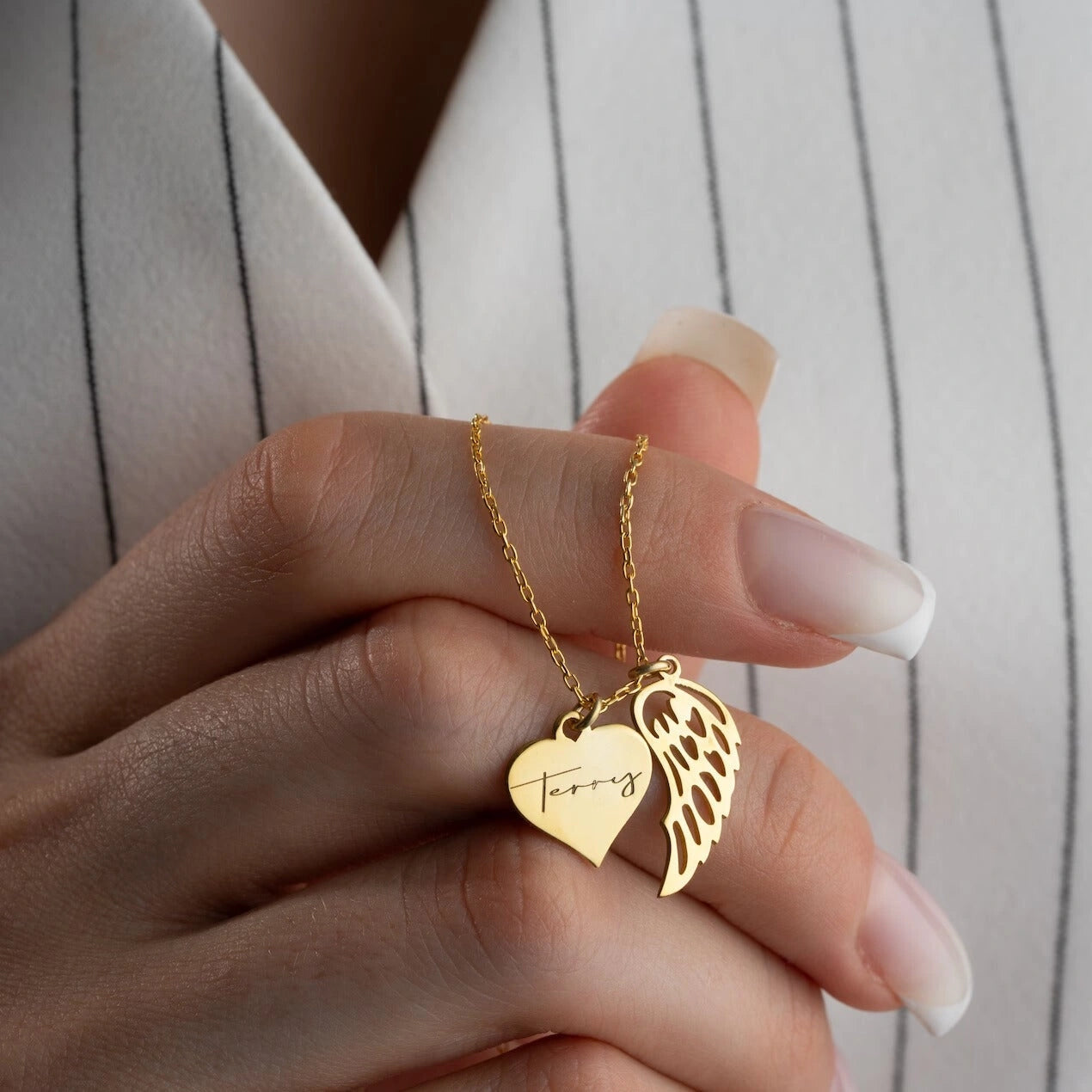 Personalized Heart Necklace with Angel Wing Charm - Custom Name Engraved Memorial Pendant for Women & Girls