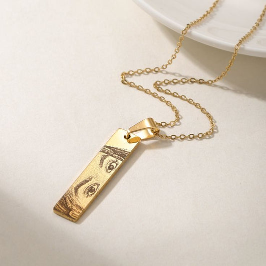 Customized Eyes Engraving Photo Pendant – Personalized Jewelry for Her or Him