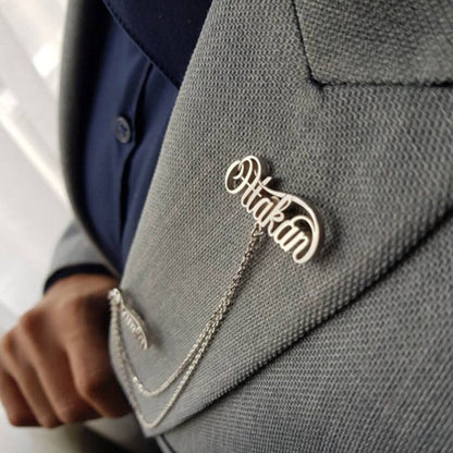 Personalized Couple Name Brooch – Custom Lapel Pin with Chain