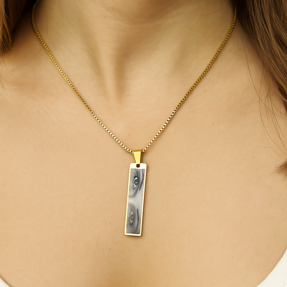 Moskai Customised Eye Pendant Necklace – Personalised Photo Jewelry For Women