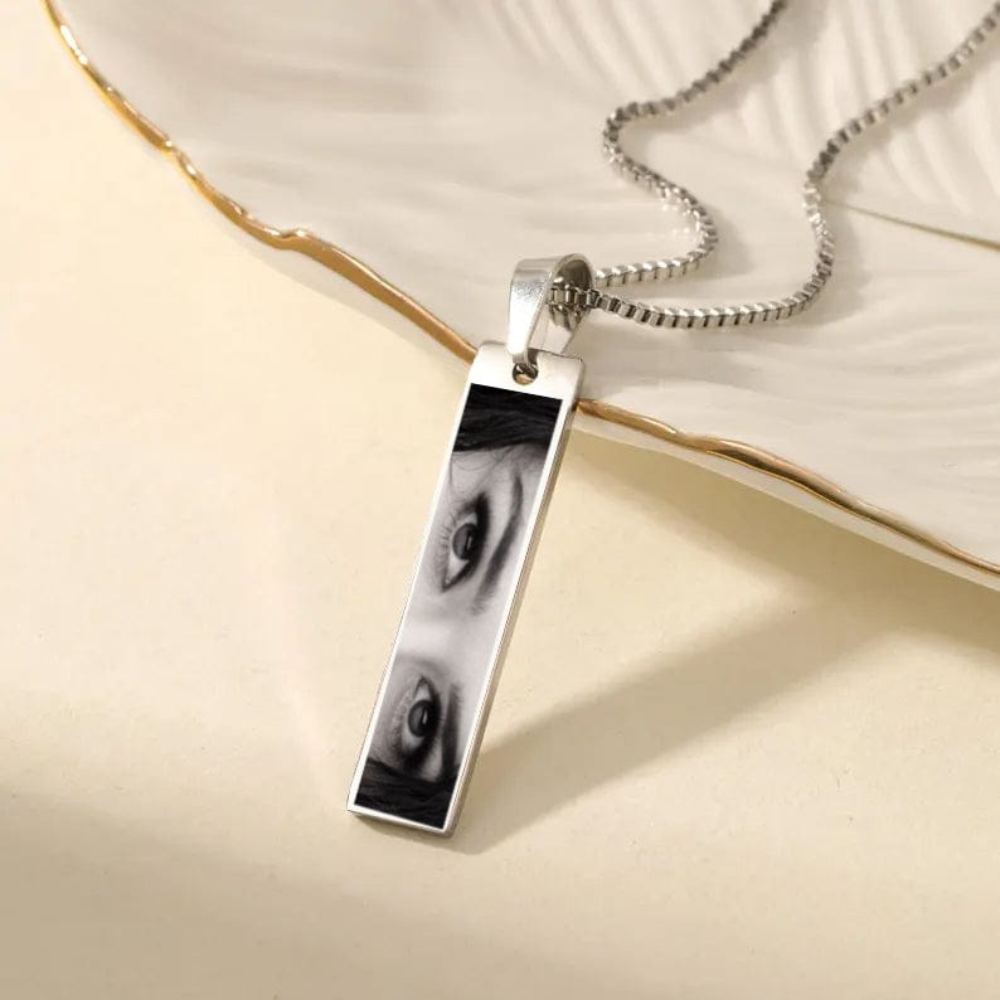 Moskai Customised Eye Pendant Necklace – Personalised Photo Jewelry For Women