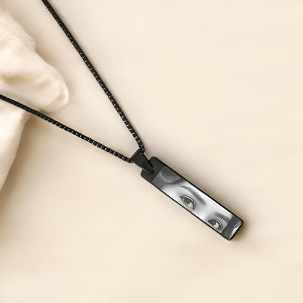 Moskai Customised Eye Pendant Necklace – Personalised Photo Jewelry For Women