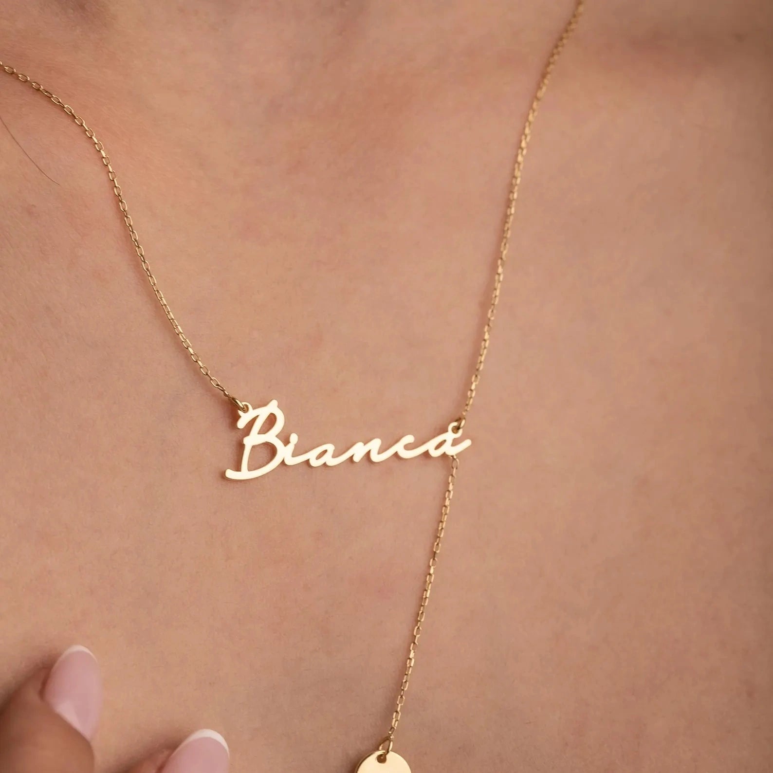 Personalised Signature Name & Initial Disc Y-Lariat Necklace – Personalized Lariat Nameplate with Alphabet Coin Drop