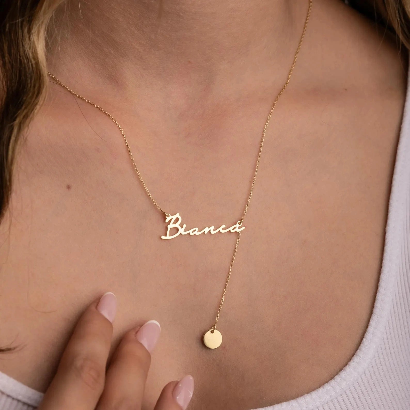 Personalised Signature Name & Initial Disc Y-Lariat Necklace – Personalized Lariat Nameplate with Alphabet Coin Drop