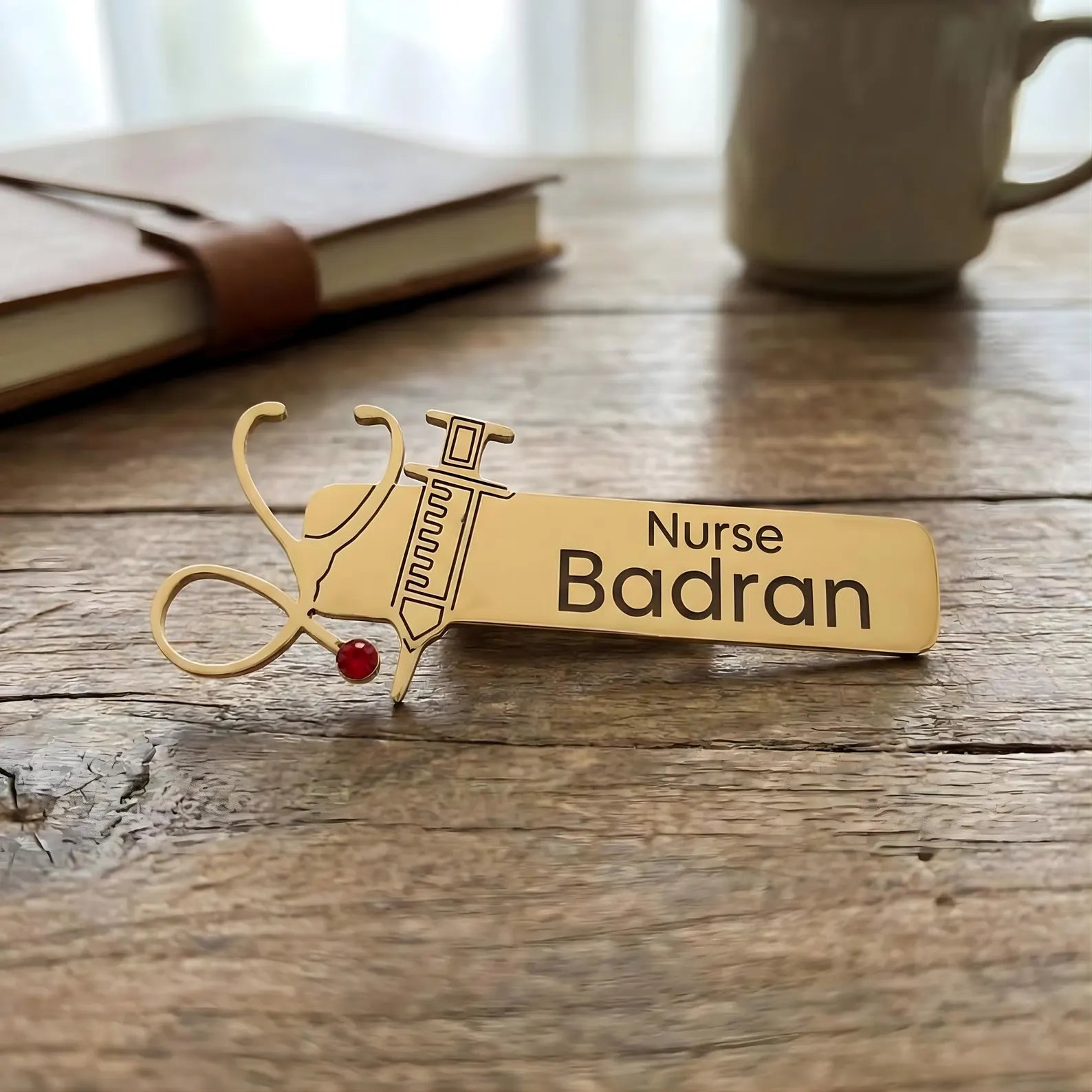 Personalized Doctor Name Brooch Pin for Women – Custom Gold Nurse Badge with Stethoscope & Syringe Design | Nurse Appreciation Gift