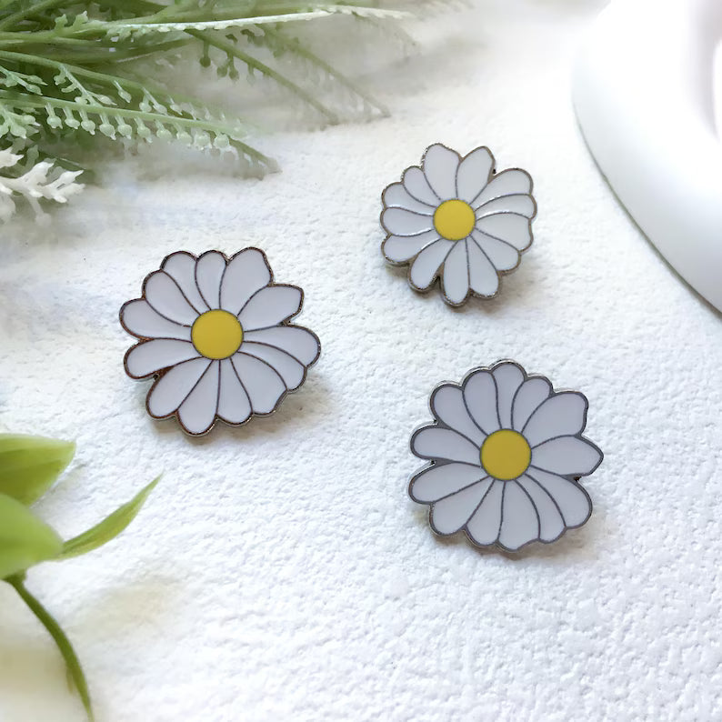 Moskai Flower Badge Pin – Premium Metal Designer Lapel Accessory